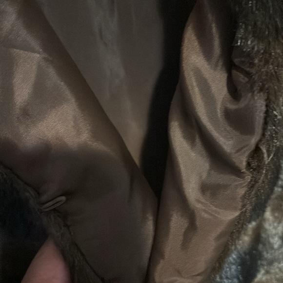 Michael Kors faux fur vest. Size XL. - Picture 4 of 4